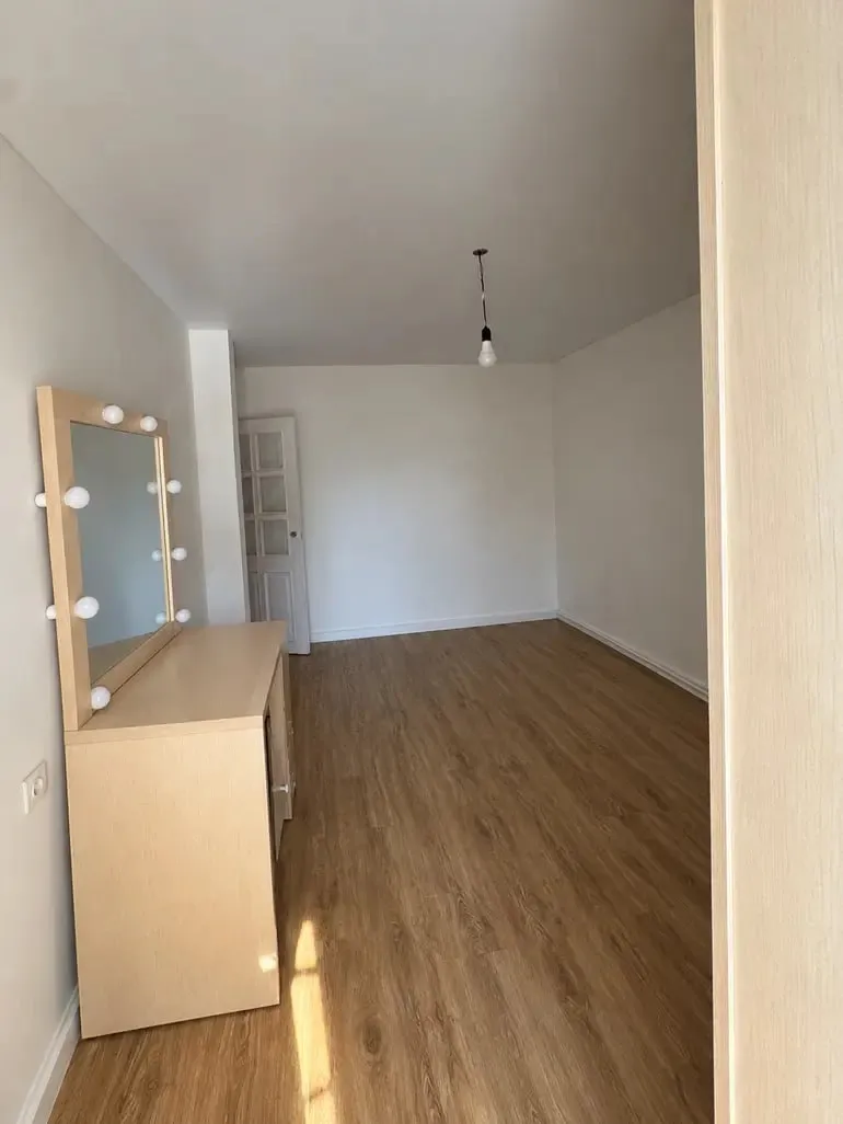 4-room apartment on Vaja Psavela, Saburtalo, $1000/month
