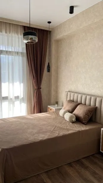 3-bedroom apartment on Politkovskaya St., Saburtalo, $1000/month