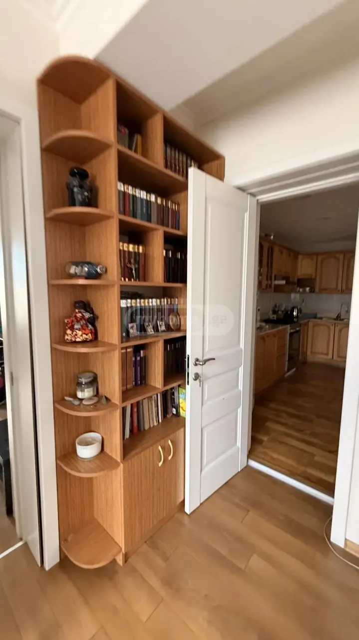 4-room apartment on Nutsubidze, $1000/month