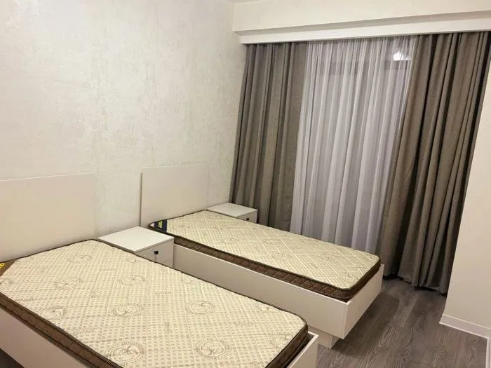3-room apartment in Kikvidze, $1200/month