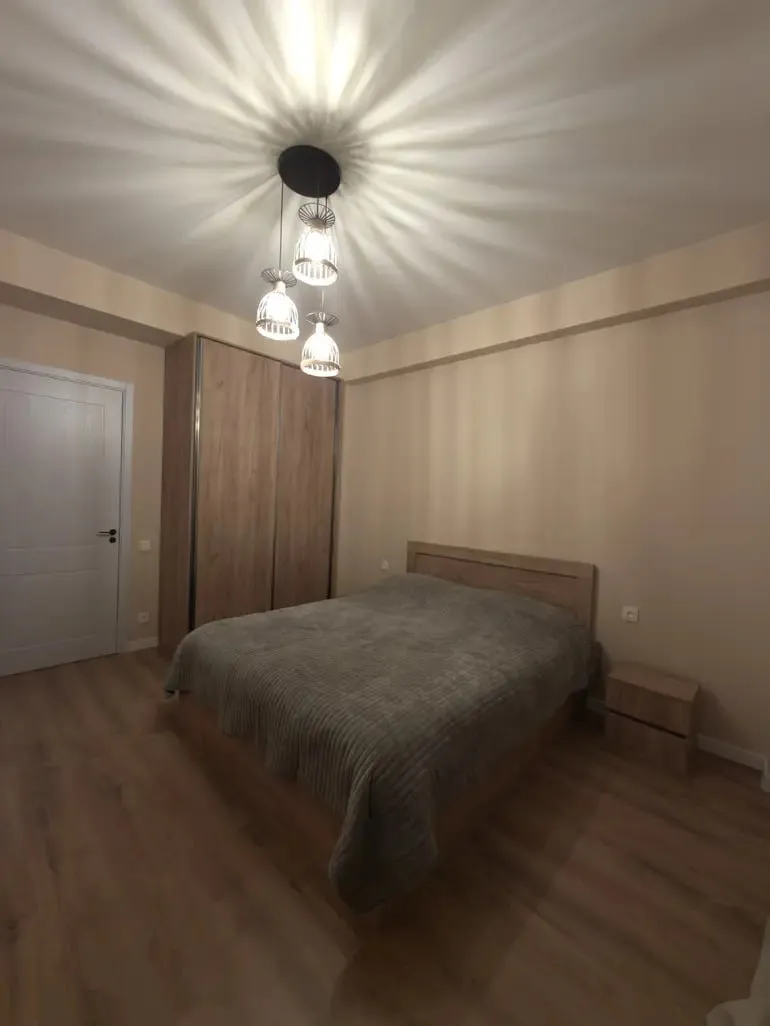 2-bedroom apartment on Mirtskhulava, $900/month