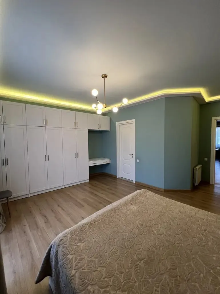 4-room apartment in Chugureti, $1500/month