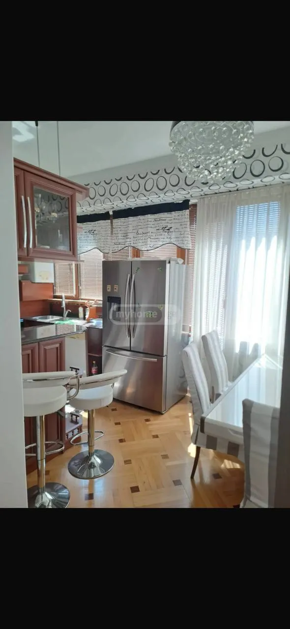 3 ოთახიანი ბინა ვაკეში, $1000/თვე