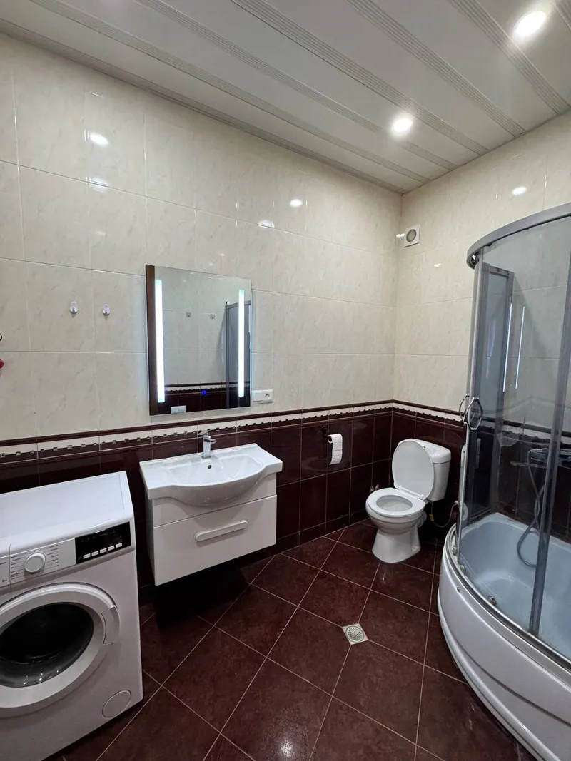 2-ოთახიანი ბინა Pekini-ზე, Saburtalo, $800/თვე