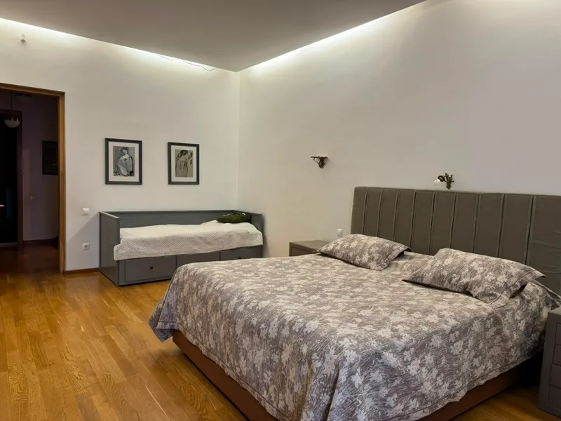 4-room apartment in central Vake, $2000/month